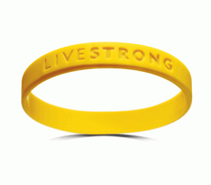 livestrong wristband 300x262 Eliminare i problemi di ricezione delliPhone 4 con un bracciale